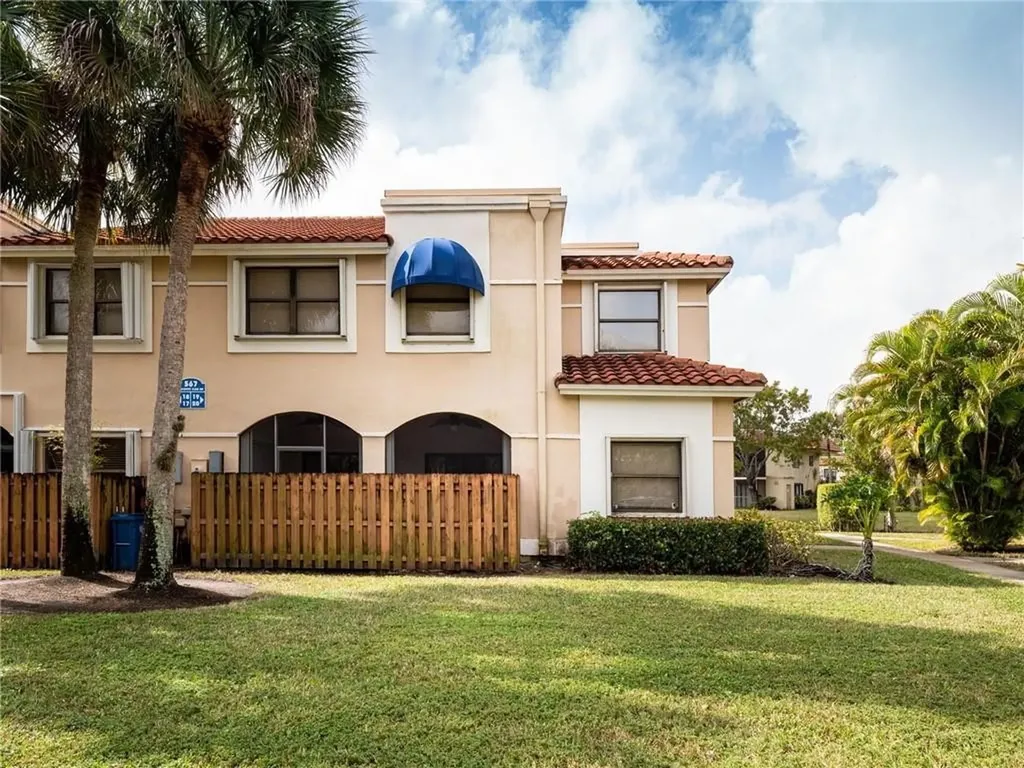 567 Racquet Club Road Weston FL 33326
