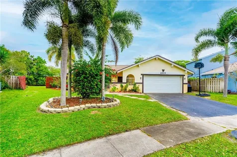 4620 NW 85th Avenue Lauderhill FL 33351