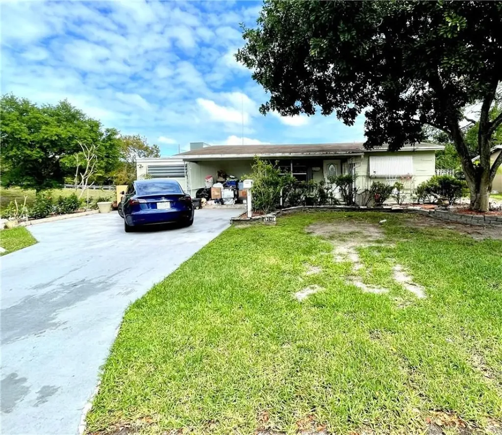 2431 N 62nd Avenue Hollywood FL 33024