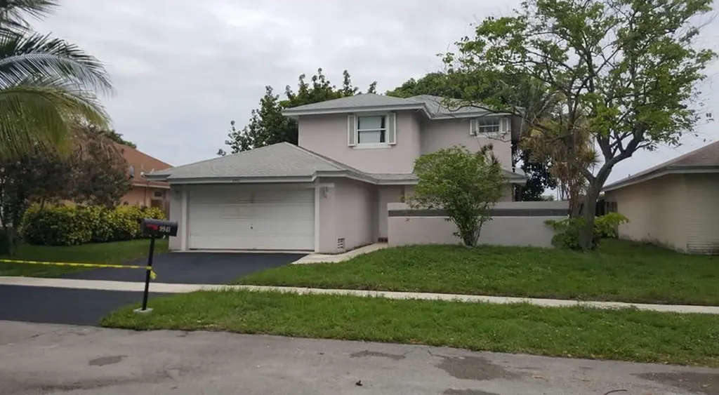 9941 SW 11th Street Pembroke Pines FL 33025