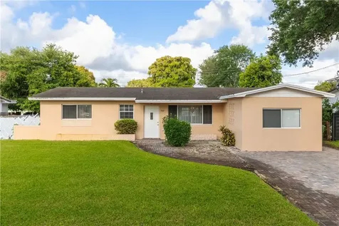700 SW 69th Way Pembroke Pines FL 33023