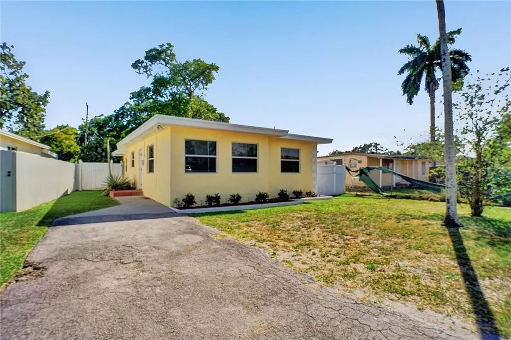 6112 Garfield Street Hollywood FL 33024