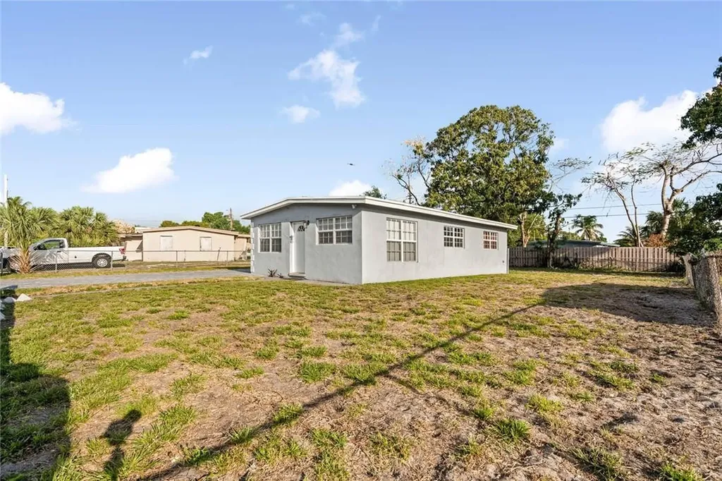 3205 NW 2nd Street Lauderhill FL 33311