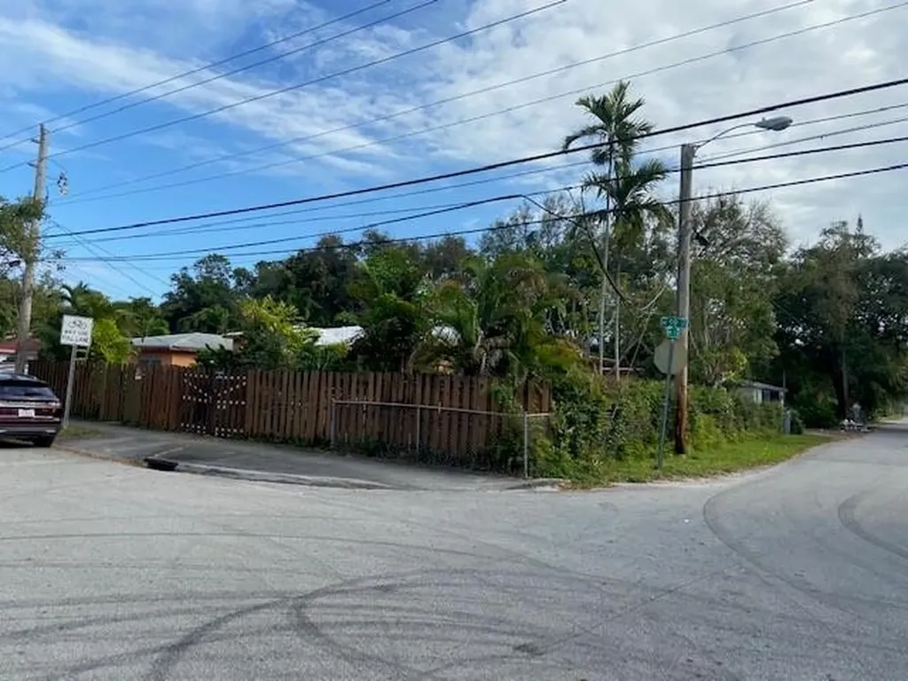5821 NW 1st Avenue Miami FL 33127