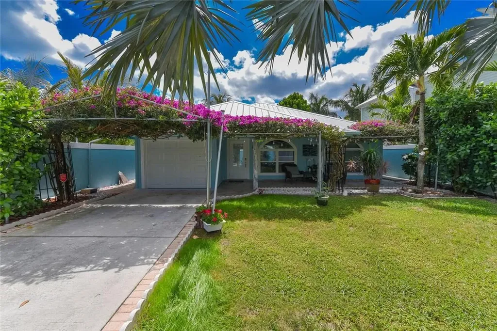 9182 SE Apollo Street Hobe Sound FL 33455