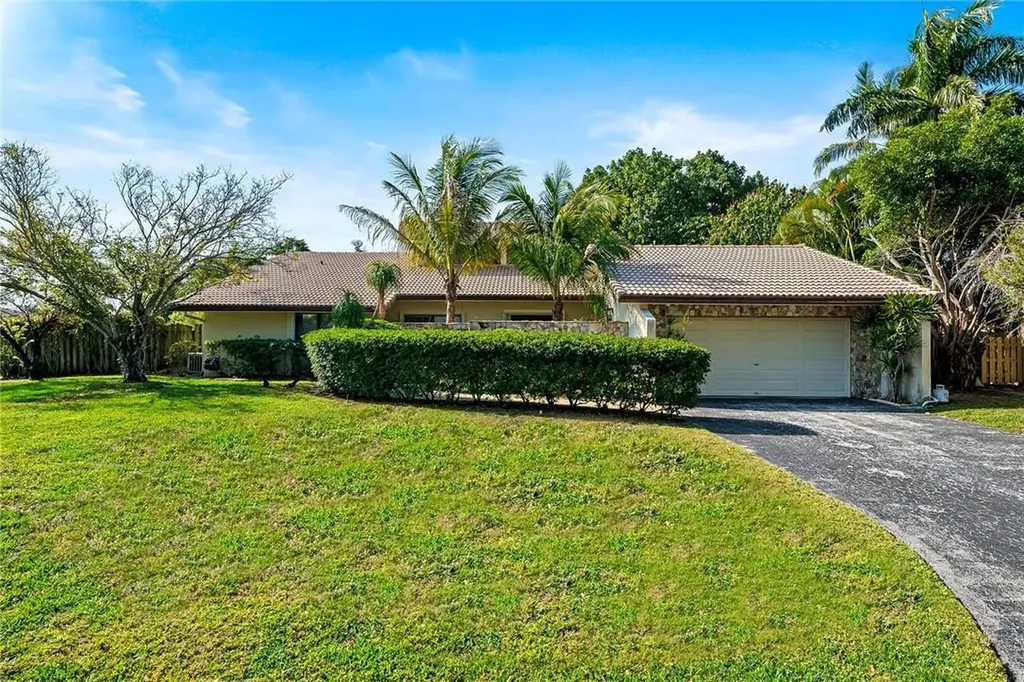 9800 SW 2nd Street Plantation FL 33324
