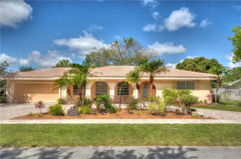 961 SW 74th Terrace Plantation FL 33317