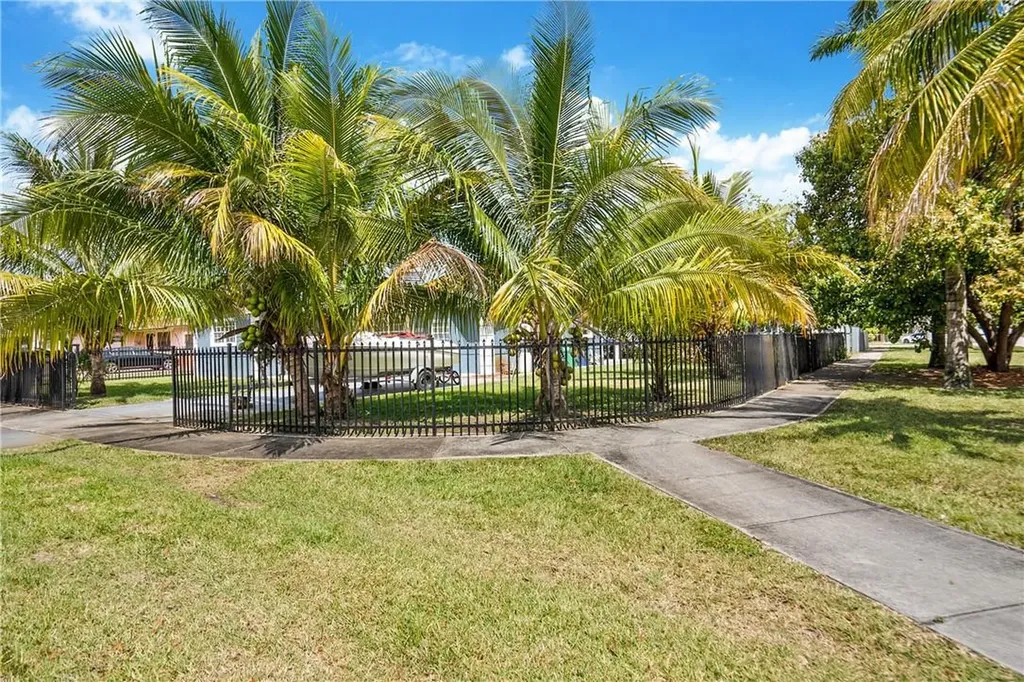 2201 NW 192nd Terrace Miami Gardens FL 33056