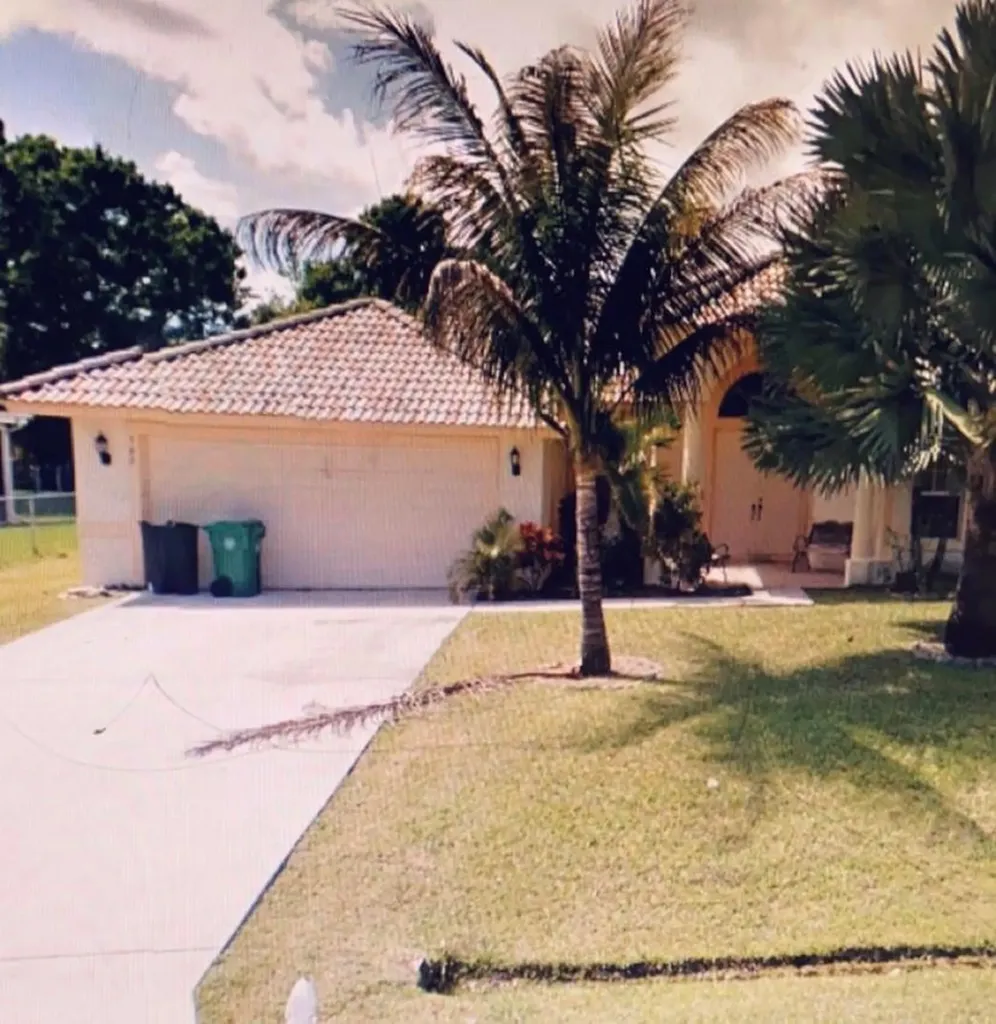 562 SW Dairy Road Port St Lucie FL 34953