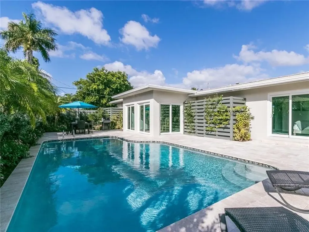1680 NE 48th Court Oakland Park FL 33334