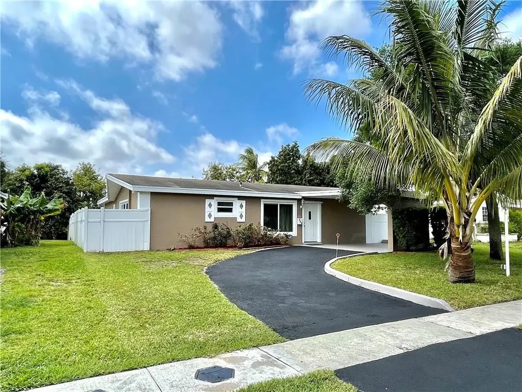 3540 NW 32nd Court Lauderdale Lakes FL 33309