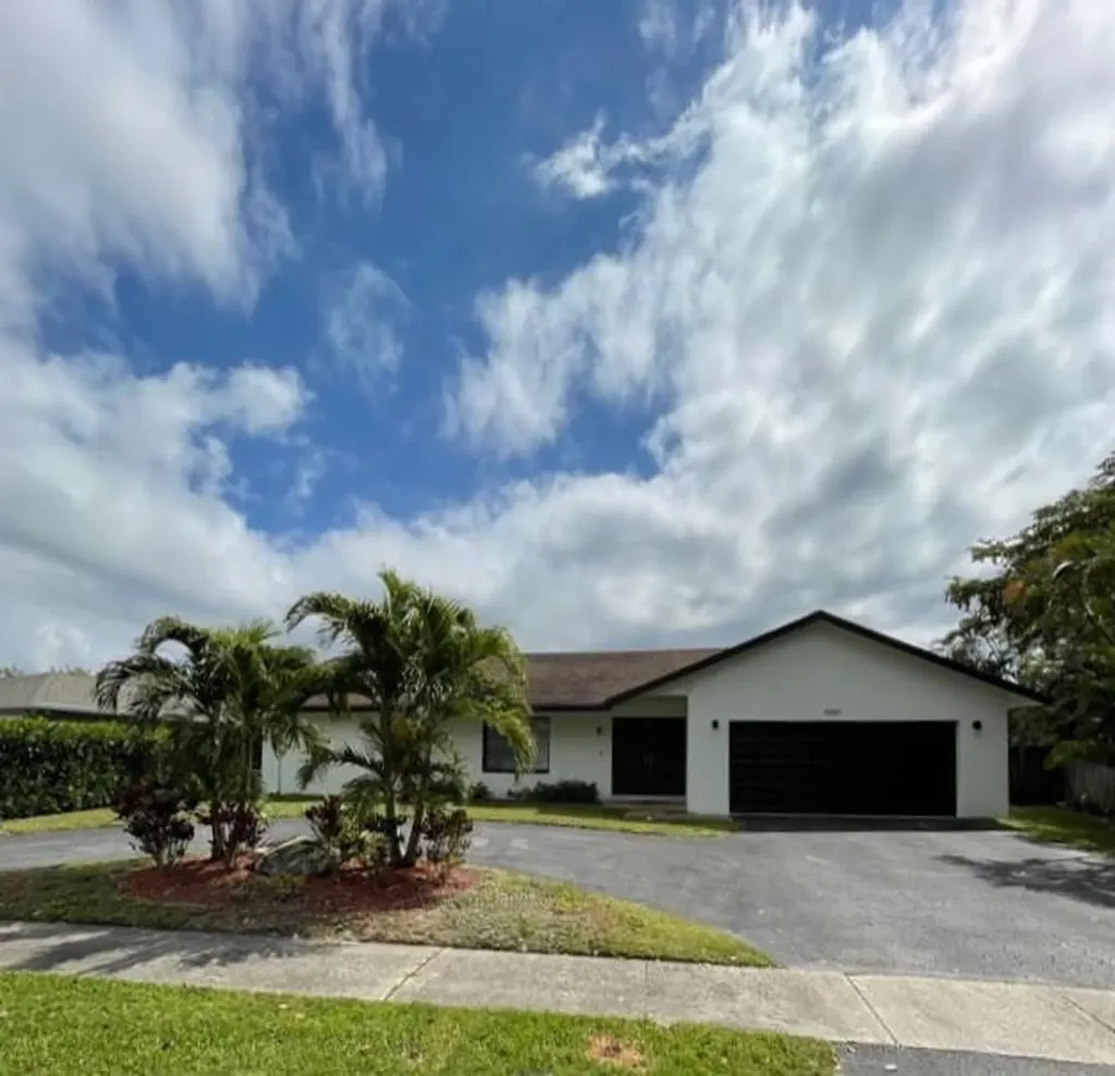 1060 NW 77th Avenue Plantation FL 33322