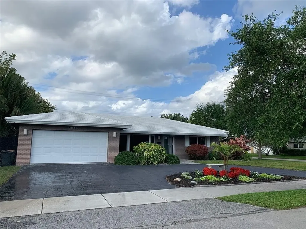 2841 NE 45th Street Lighthouse Point FL 33064