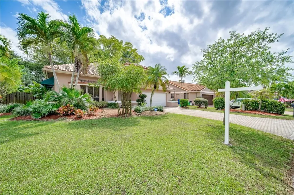 5880 NW 46th Manor Coral Springs FL 33067