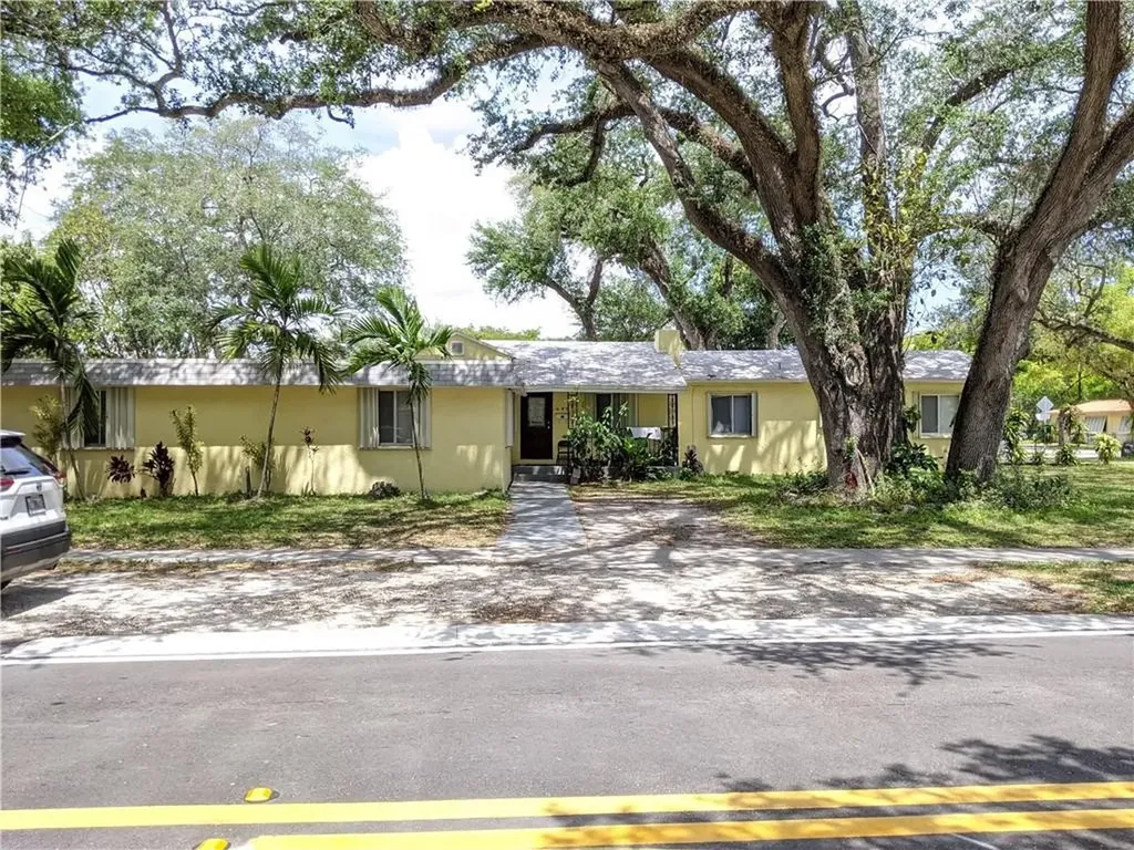987 NE 131st Street North Miami FL 33161