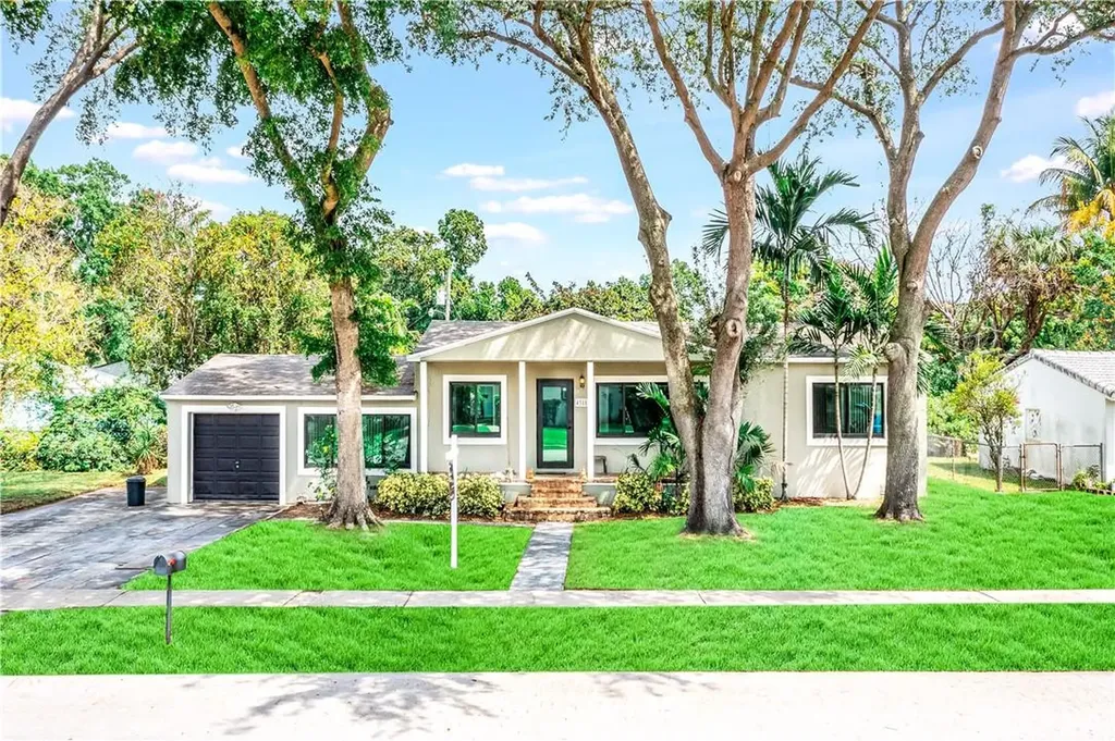 4311 SW 9th Court Plantation FL 33317