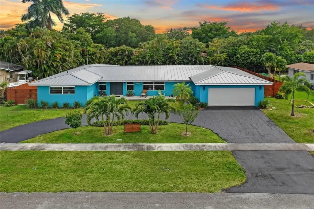 6900 NW 5th Court Plantation FL 33317