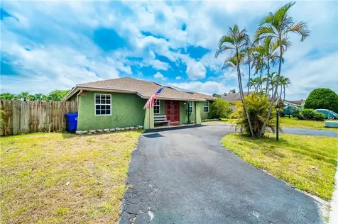 7404 SW 14th Place North Lauderdale FL 33068