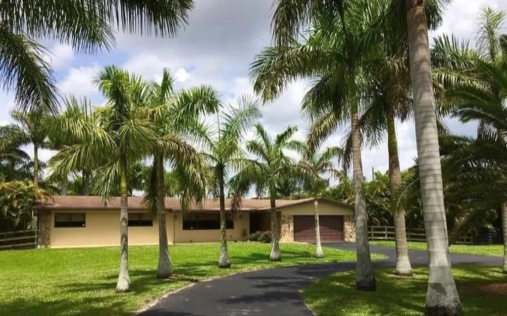 5201 Thoroughbred Lane Southwest Ranches FL 33330