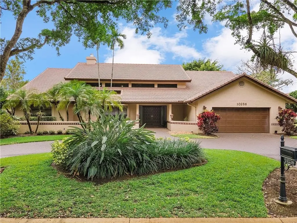 10256 Vestal Manor Coral Springs FL 33071