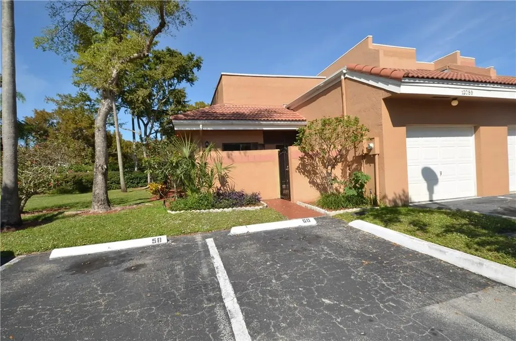 12089 S Las Palmas Drive Pembroke Pines FL 33025