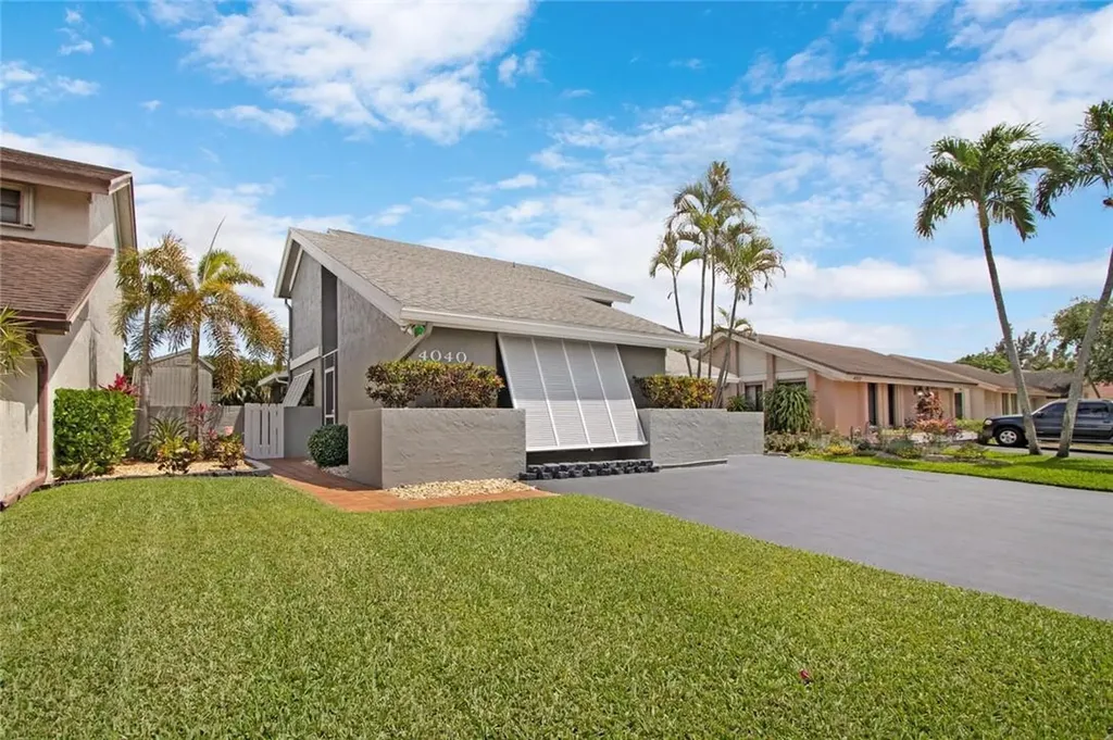 4040 SW 82nd Terrace Davie FL 33328