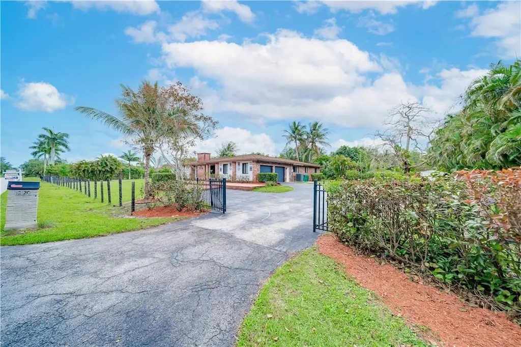 12120 NW 5th Court Plantation FL 33325