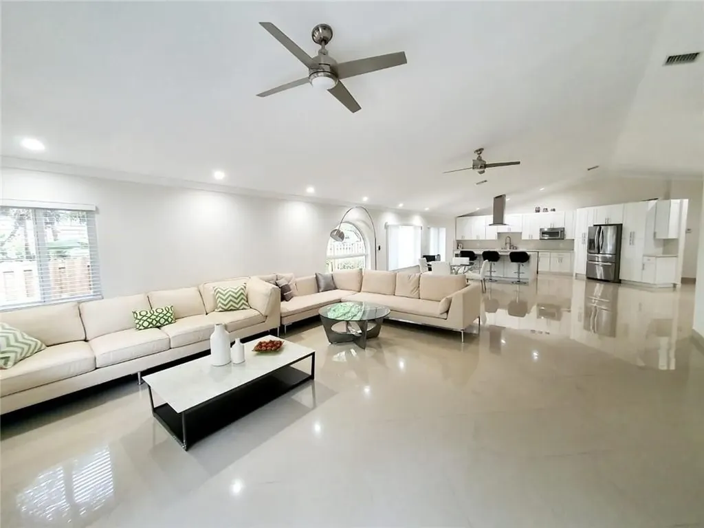 10166 NW 3rd Court Plantation FL 33324