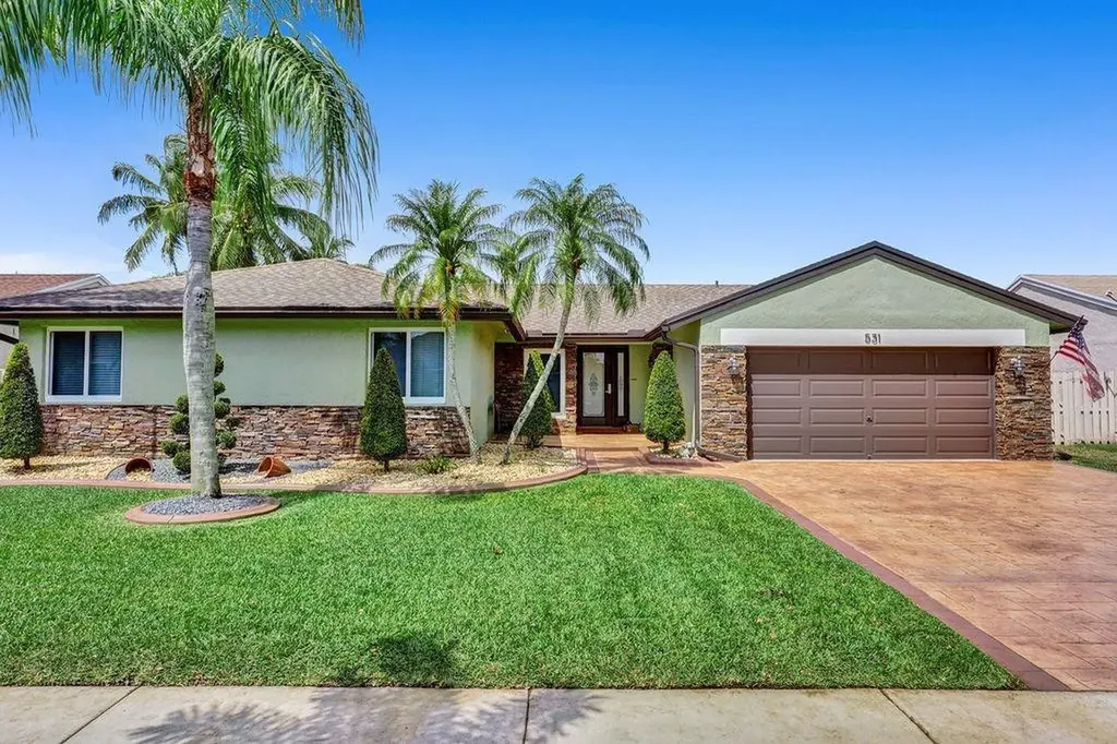 531 Lexington Avenue Davie FL 33325