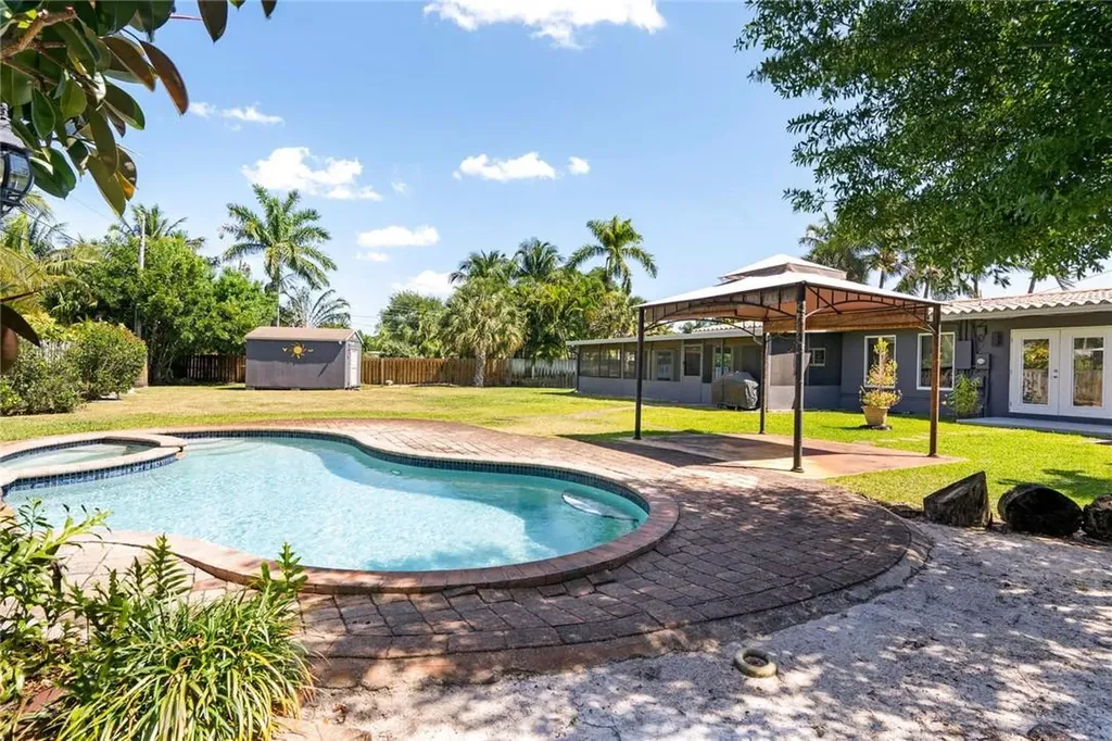 325 NW 26th Court Wilton Manors FL 33311