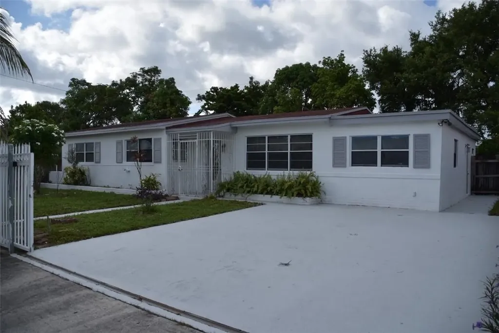 1762 NW 185th Terrace Miami Gardens FL 33056