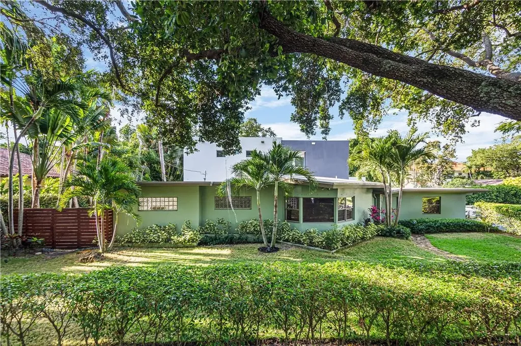 1100 SE 8th Street Fort Lauderdale FL 33316