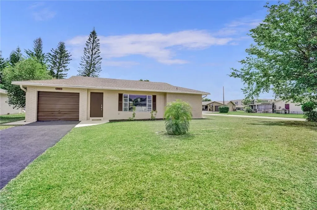 8018 NW 95th Lane Tamarac FL 33321