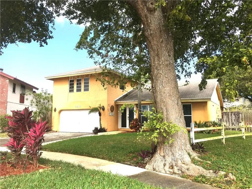 7517 SW 4th Court North Lauderdale FL 33068