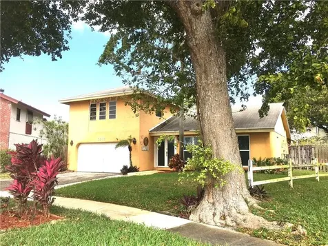 7517 SW 4th Court North Lauderdale FL 33068