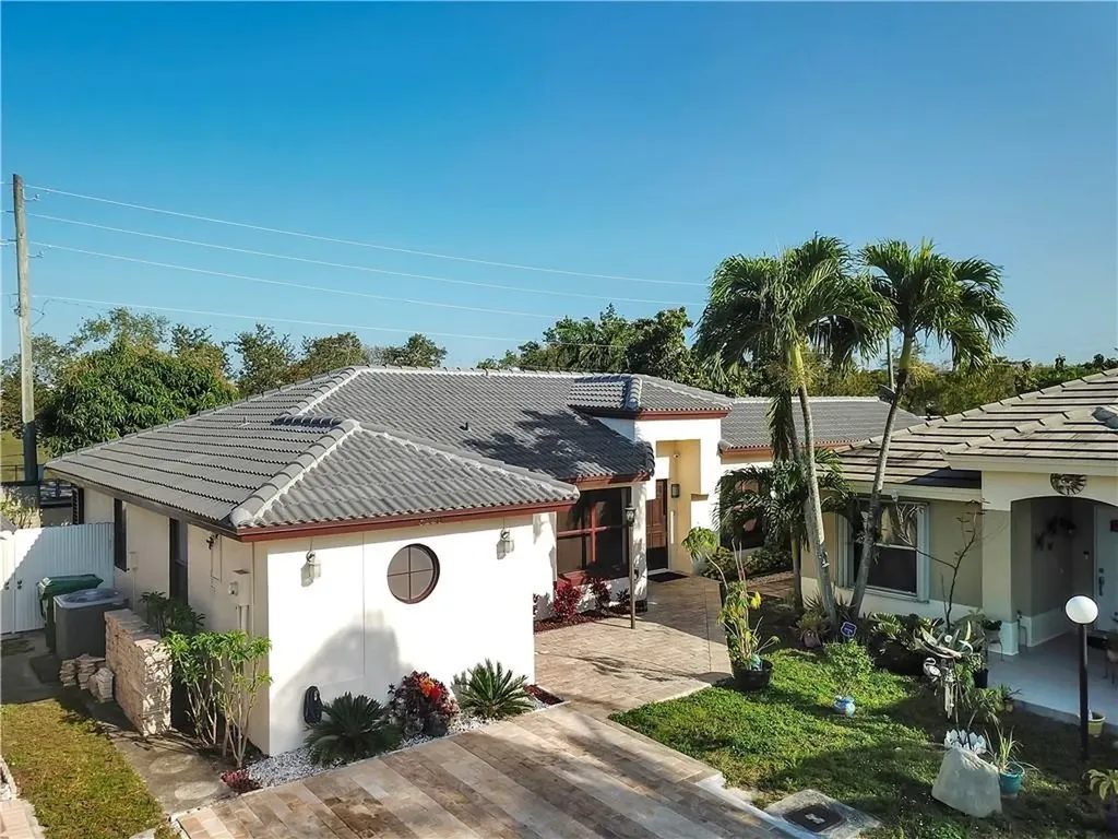 5220 NW 184th Lane Miami Gardens FL 33055