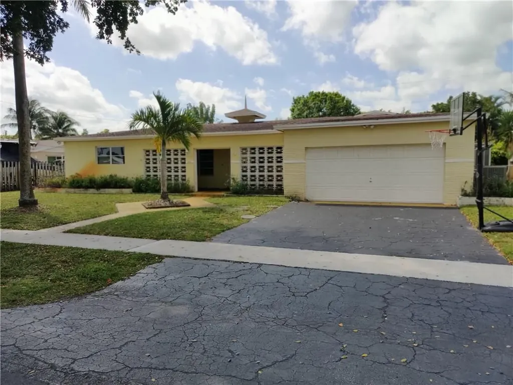 391 SW 53rd Avenue Plantation FL 33317