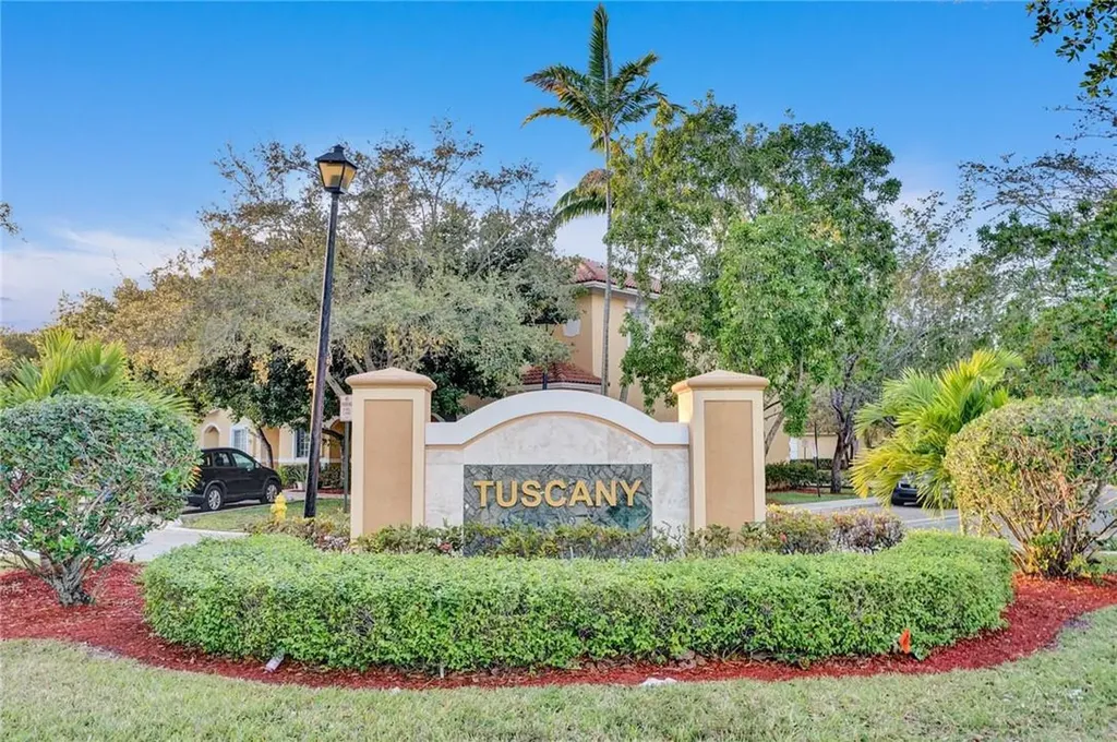 5729 Tuscany Way Tamarac FL 33321