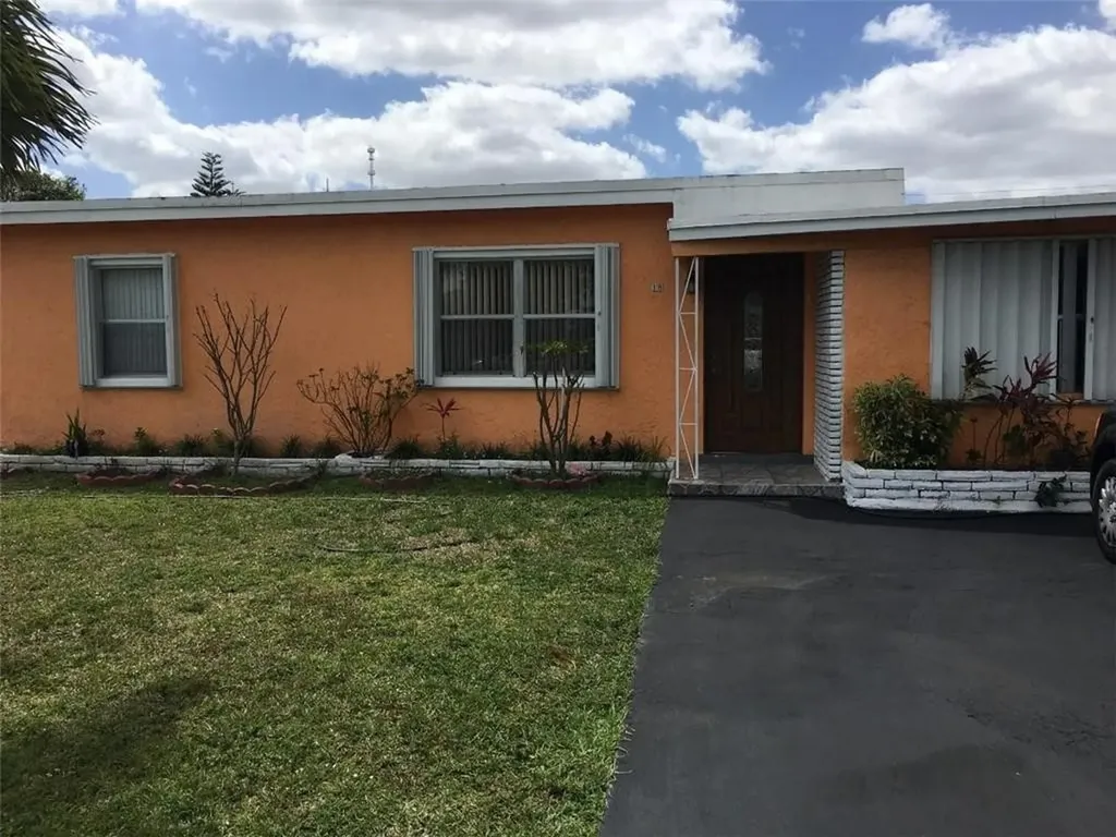 18 Edmund Road West Park FL 33023