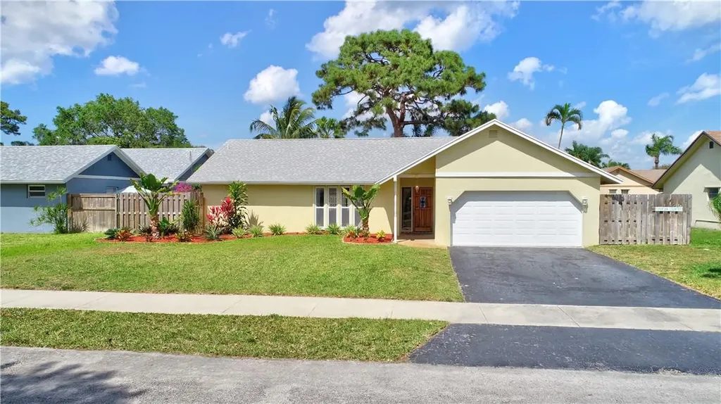 3817 NW 8th Street Delray Beach FL 33445