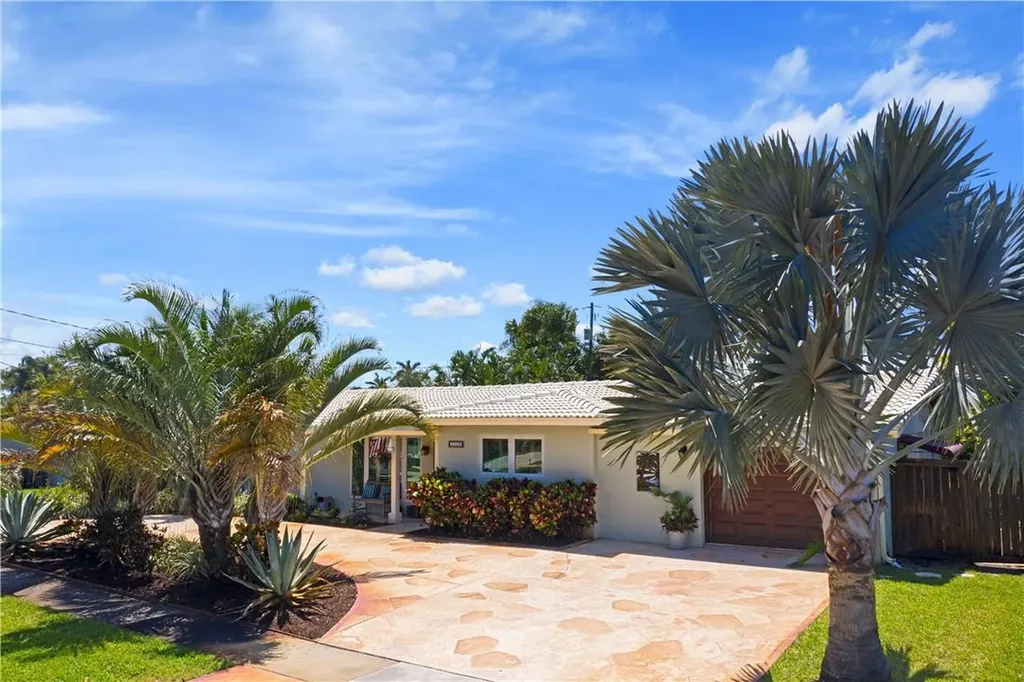 2320 NE 50th Court Lighthouse Point FL 33064