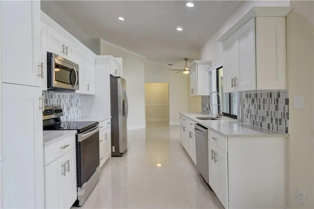 2051 NW 108th Lane Coral Springs FL 33071