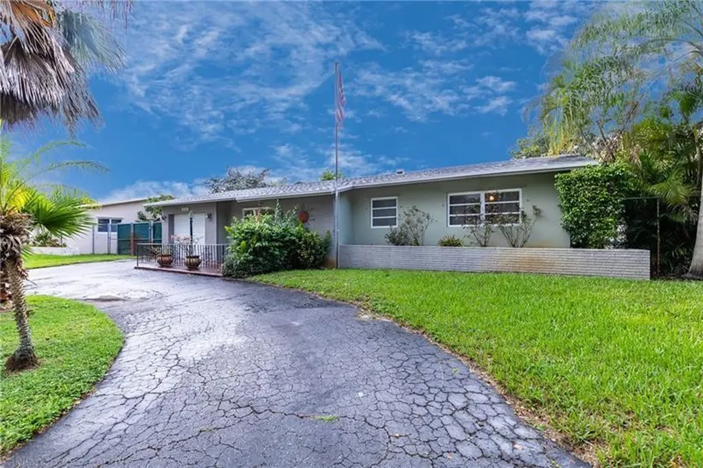 10801 Taft Street Pembroke Pines FL 33026