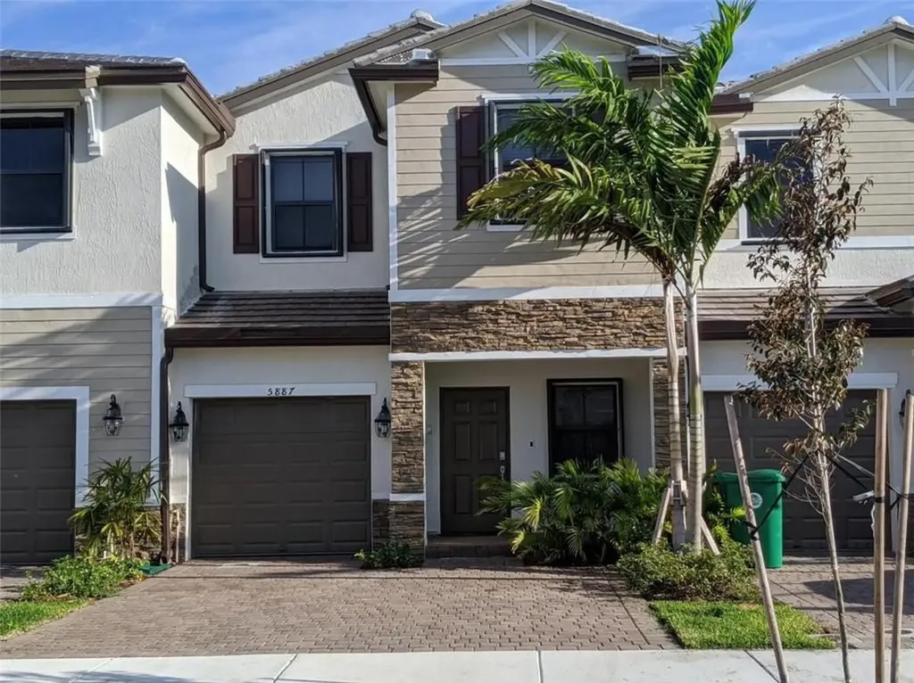 5887 E Paso Fino Place Davie FL 33314