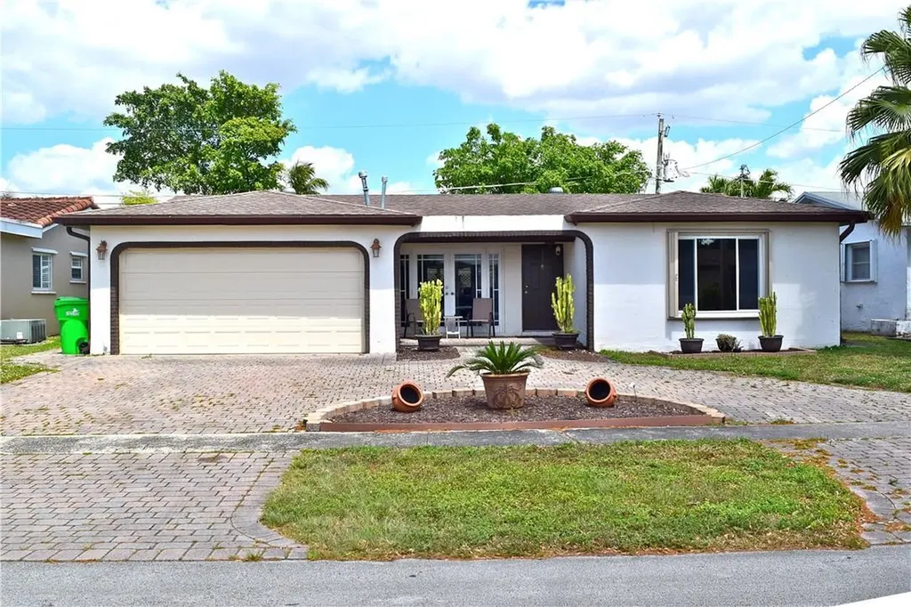 12011 NW 32nd Manor Sunrise FL 33323