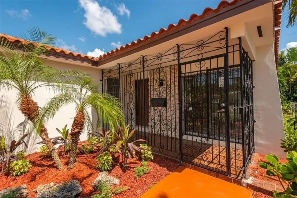 1221 La Mancha Avenue Coral Gables FL 33134