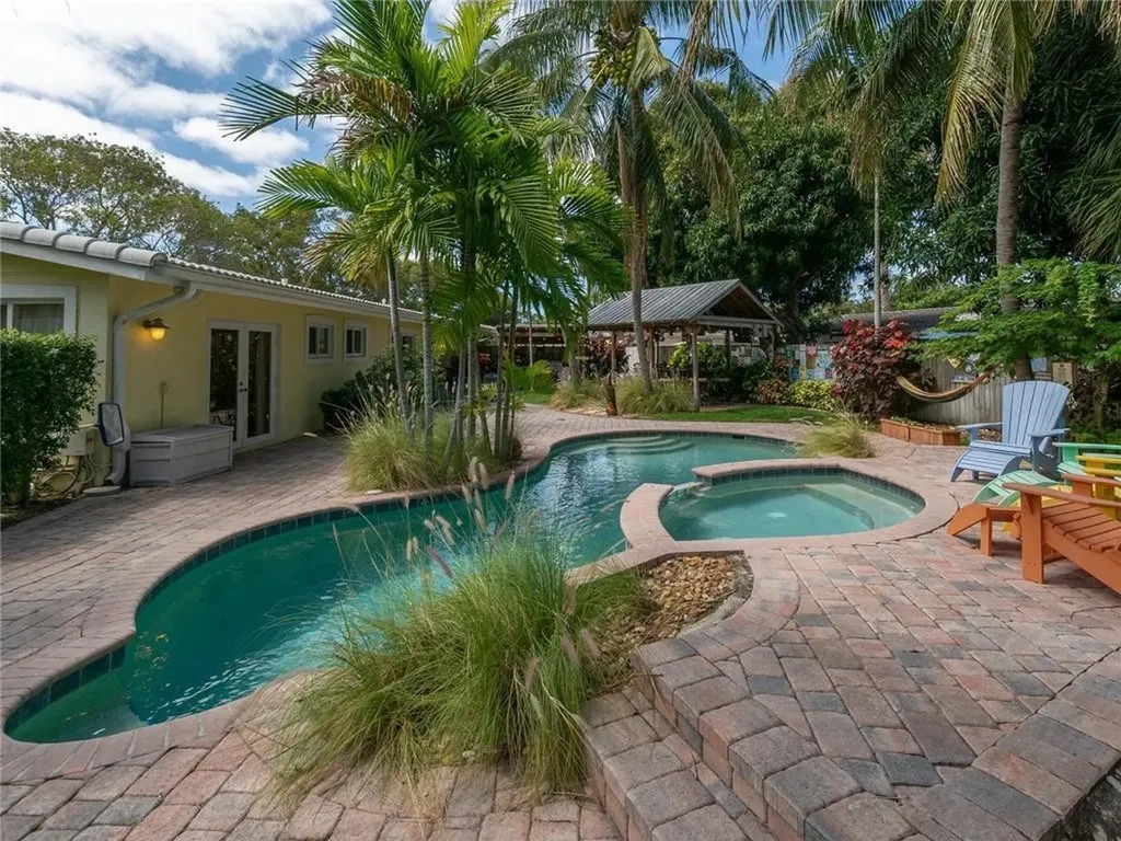 4770 NE 22nd Avenue Lighthouse Point FL 33064