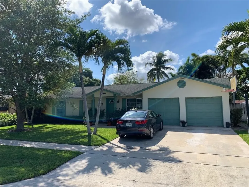 189 Dove Circle Royal Palm Beach FL 33411