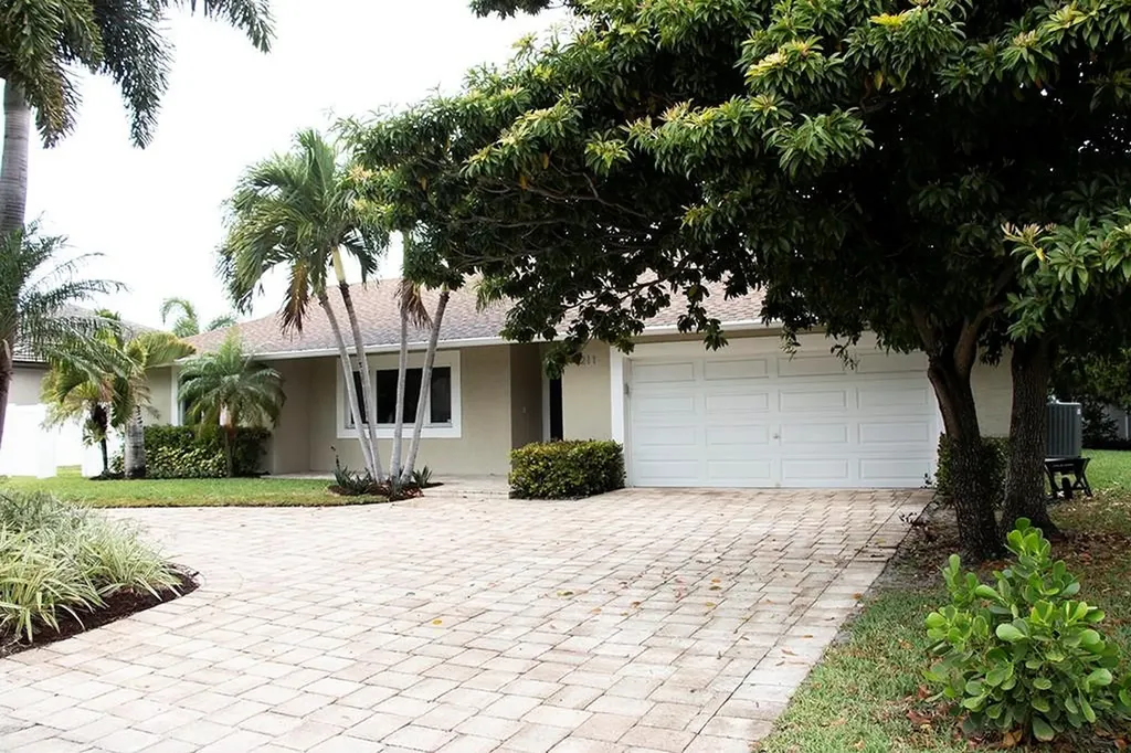3211 Beacon Street Pompano Beach FL 33062