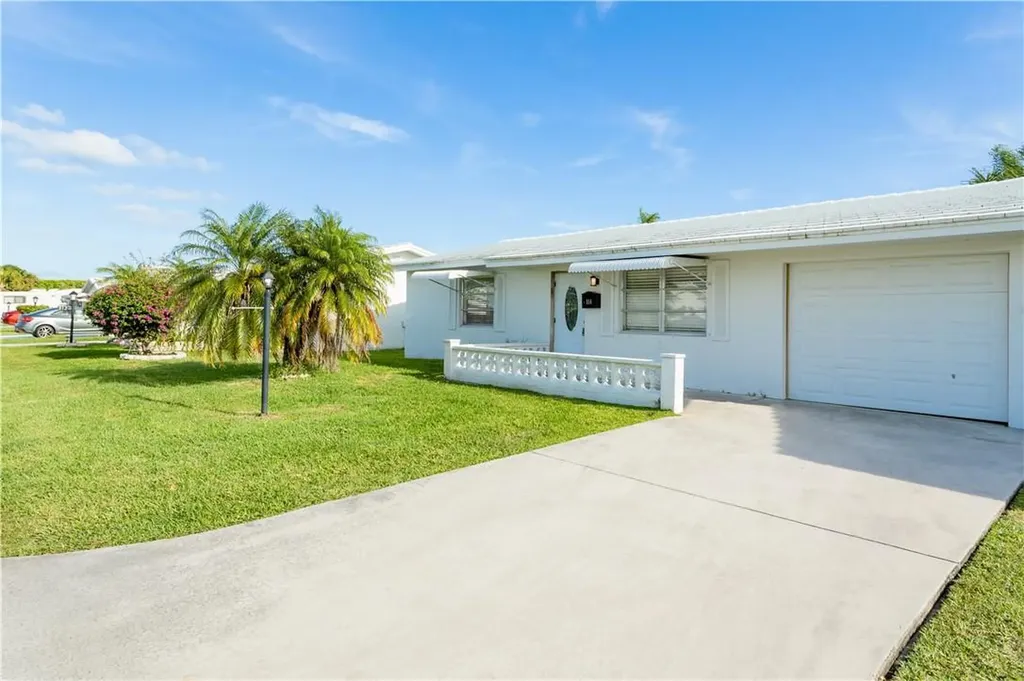 814 SW 5th Court Boynton Beach FL 33426